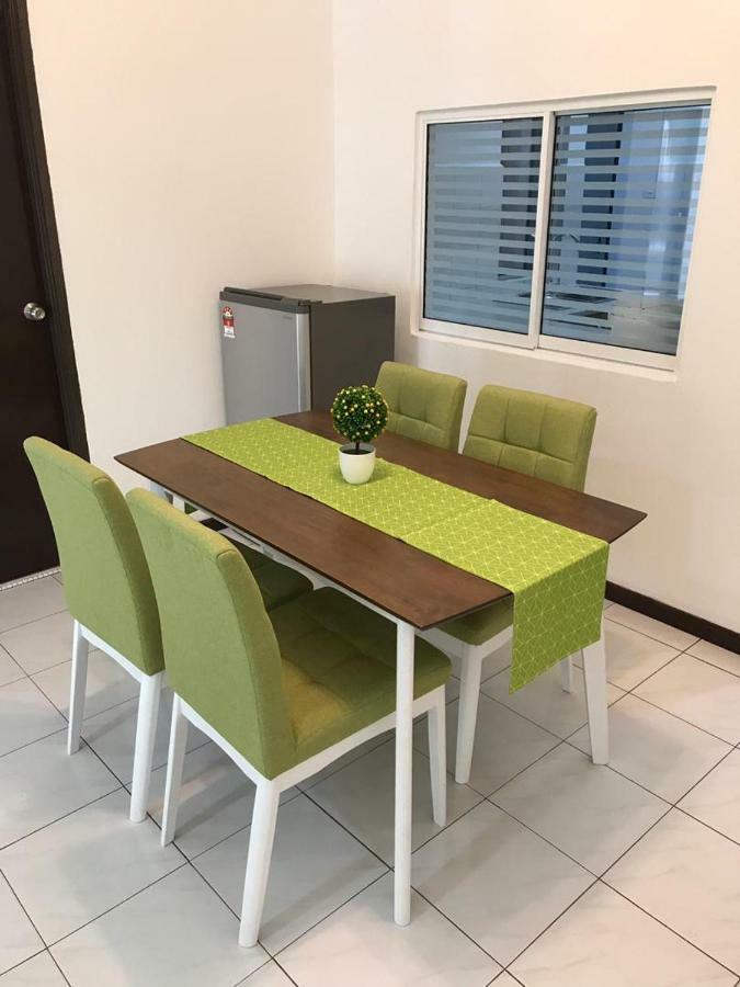 Api Api Centre Apartment Homestay Kota Kinabalu Exterior foto